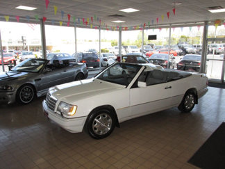 Used 1995 Mercedes-Benz E 320 Convertible image 1