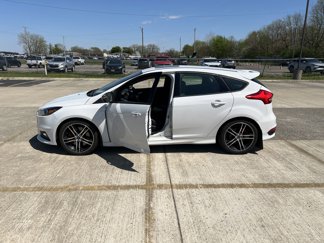 Used 2016 Ford Focus ST w/ Equipment Group 402A image 1