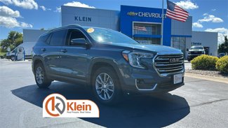 Used 2024 GMC Terrain SLT image 1