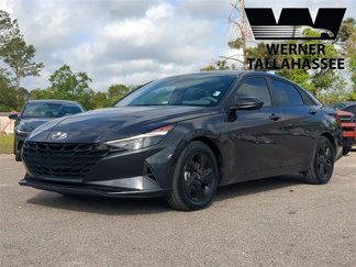 Used 2021 Hyundai Elantra SEL image 1