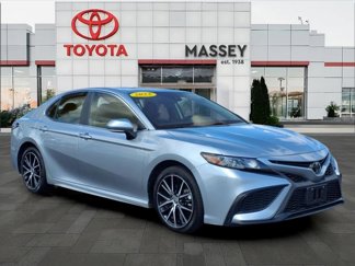 Used 2023 Toyota Camry SE image 1