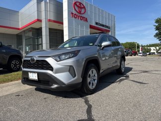 Used 2019 Toyota RAV4 LE image 1