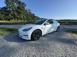 Used 2021 Tesla Model 3 Standard Range Plus image 1