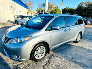 Used 2016 Toyota Sienna XLE Premium image 1