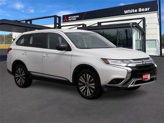 Used 2019 Mitsubishi Outlander ES image 1