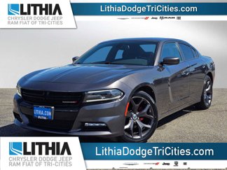 Used 2017 Dodge Charger SXT image 1