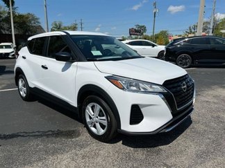 New 2025 Nissan Kicks Play S image 1