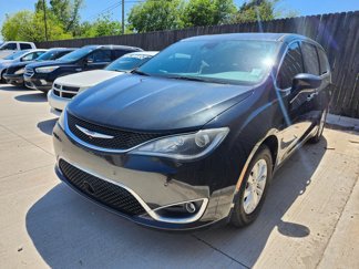 Used 2023 Chrysler Voyager LX image 1