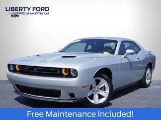 Used 2023 Dodge Challenger SXT image 1
