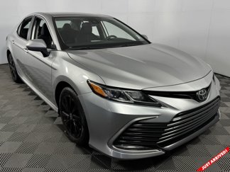 Used 2021 Toyota Camry LE image 1