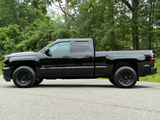 Used 2018 Chevrolet Silverado 1500 Custom w/ Custom Value Package image 1