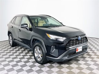 Used 2022 Toyota RAV4 XLE image 1