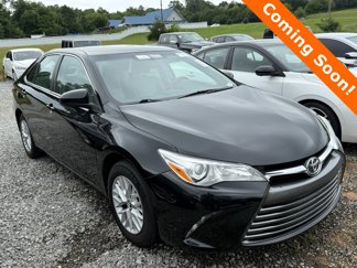 Used 2016 Toyota Camry LE image 1