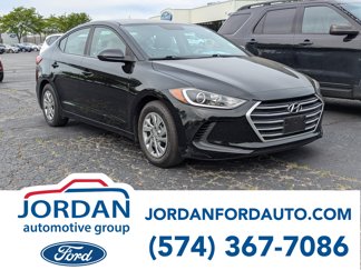 Used 2017 Hyundai Elantra SE image 1