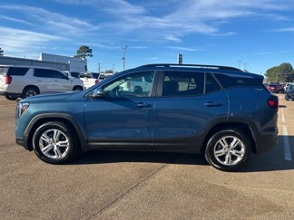 New 2024 GMC Terrain SLE w/ Driver Convenience Package image 1