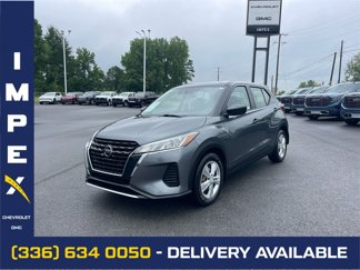 Used 2021 Nissan Kicks S image 1