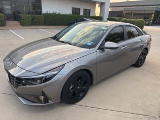 Used 2023 Hyundai Elantra Limited image 1