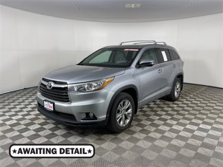 Used 2015 Toyota Highlander XLE image 1