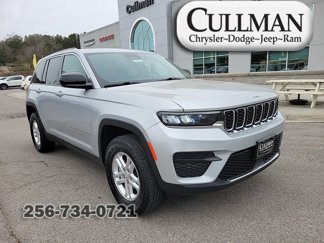 Certified 2024 Jeep Grand Cherokee Laredo image 1