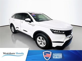 Used 2023 Kia Sorento LX image 1