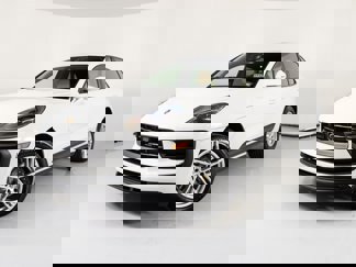 New 2025 Porsche Macan image 1