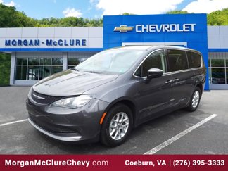 Used 2022 Chrysler Voyager LX image 1