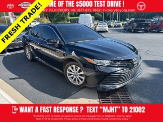 Used 2018 Toyota Camry LE image 1