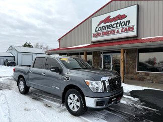 Used 2017 Nissan Titan SV image 1
