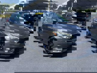 Used 2016 Ford Focus SE w/ Equipment Group 201A image 1