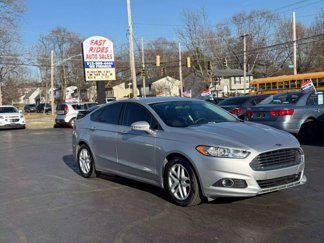 Used 2016 Ford Fusion SE image 1