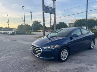 Used 2017 Hyundai Elantra SE image 1