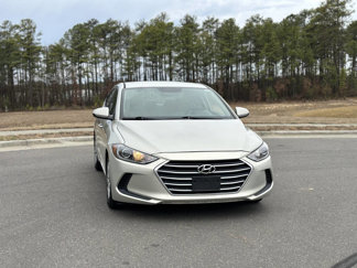 Used 2017 Hyundai Elantra SE image 1