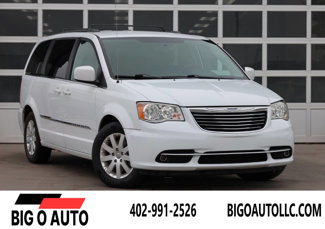 Used 2015 Chrysler Town & Country Touring image 1