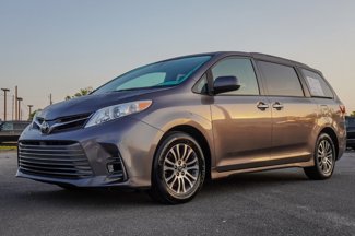Used 2020 Toyota Sienna image 1