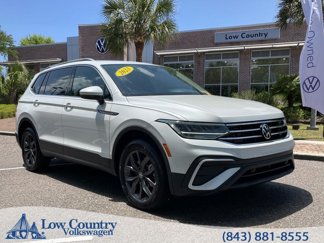 Certified 2023 Volkswagen Tiguan SE image 1