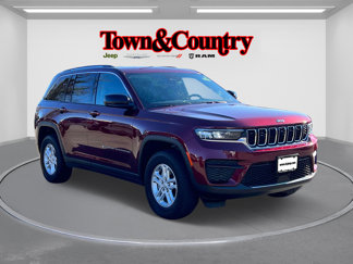 Certified 2023 Jeep Grand Cherokee Laredo w/ Trailer Tow Prep Group (B) image 1