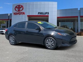 Used 2017 Toyota Corolla LE image 1