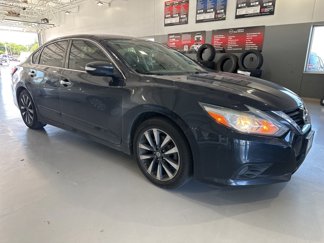 Used 2016 Nissan Altima 2.5 SL w/ 2.5 Technology Package image 1
