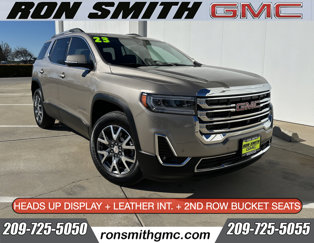 Used 2023 GMC Acadia SLT w/ Technology Package image 1
