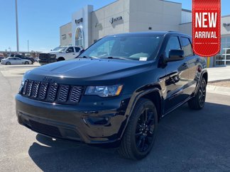 Used 2022 Jeep Grand Cherokee Laredo X image 1