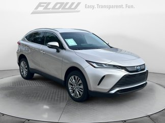 Used 2022 Toyota Venza XLE image 1