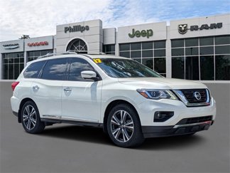 Used 2017 Nissan Pathfinder Platinum image 1