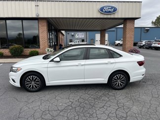 Used 2021 Volkswagen Jetta SE image 1