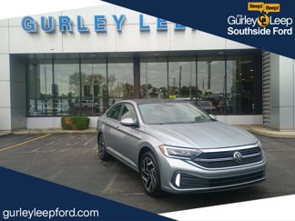 Used 2022 Volkswagen Jetta SEL image 1