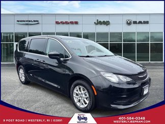 Used 2022 Chrysler Voyager LX image 1