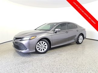 Used 2020 Toyota Camry LE image 1