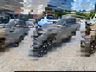 Used 2023 Nissan Frontier PRO-4X image 1