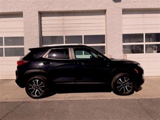 Used 2023 Chevrolet TrailBlazer LT w/ Sun and Liftgate Package image 1