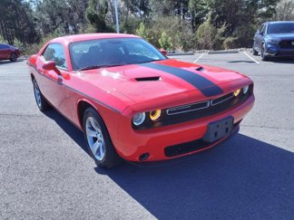 Used 2022 Dodge Challenger SXT image 1