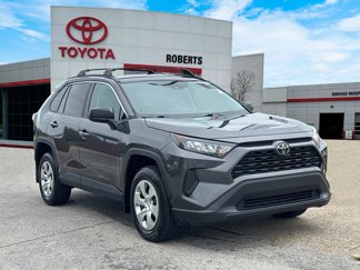 Used 2019 Toyota RAV4 LE image 1